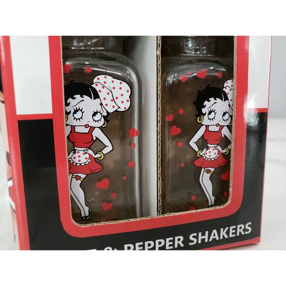 Betty Boop Glass Salt and Pepper Shaker Set Metal Tops 2005 Vintage Pinup - Picture 2 of 3